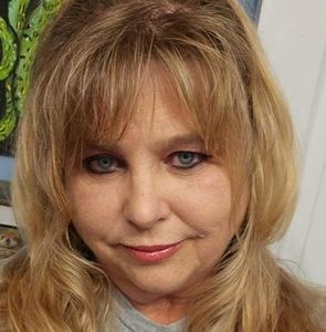 Meet your Posher, Loretta